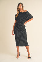 Load image into Gallery viewer, Dresses Cynthia | Black | One shoulder pleated midi dres
