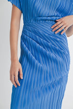 Load image into Gallery viewer, Dresses Cynthia | Blue | One shoulder pleated midi dress
