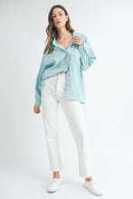 Load image into Gallery viewer, Tops Cindy | Aqua | Stripped button down shirt
