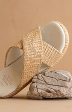 Load image into Gallery viewer, Shoes Fresno | Raffia Platform Sandals
