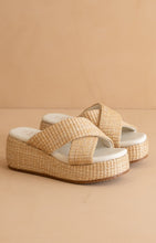 Load image into Gallery viewer, Shoes Fresno | Raffia Platform Sandals

