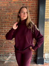 Load image into Gallery viewer, Sweater Maddie | Scuba Ribbed Mock Neck
