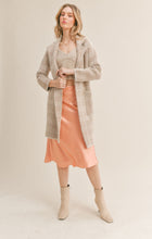 Load image into Gallery viewer, Houndstooth Coat | Ivory Brown
