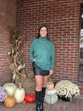 Load image into Gallery viewer, Sweater Chloe Cozy Sweater | Green

