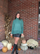Load image into Gallery viewer, Sweater Chloe Cozy Sweater | Green
