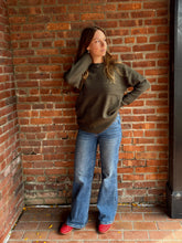 Load image into Gallery viewer, Sweater Ethan | Dark Olive Knit Sweater
