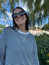 Load image into Gallery viewer, Tops Noah | Navy Striped
